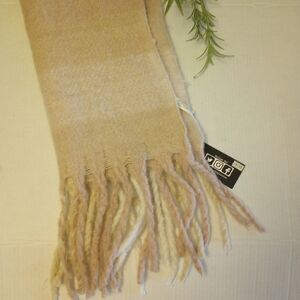 Justin and Taylor blush fringed blanket scrarf